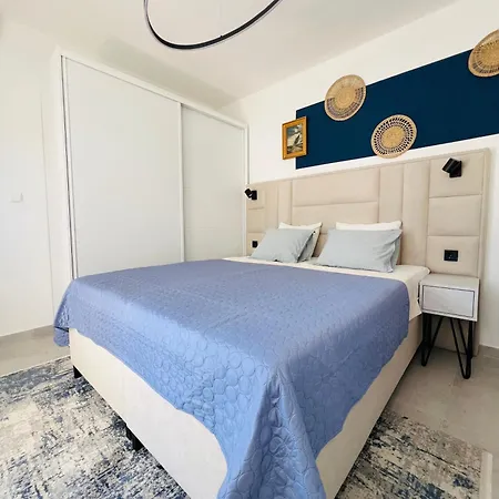 Apartment Zora *