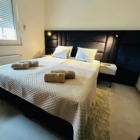 Zora Apartment *