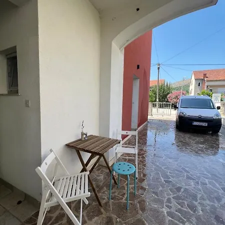 Zora Apartman
